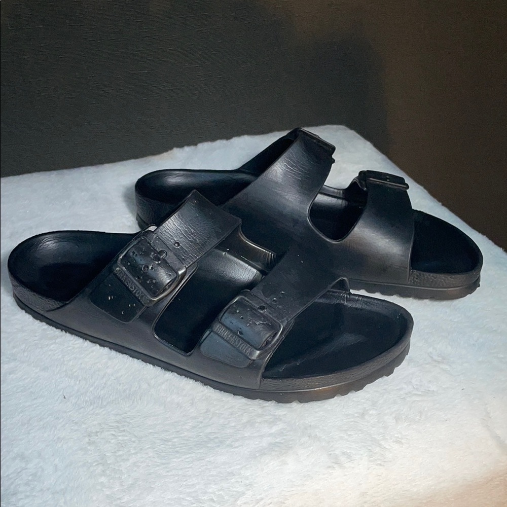 Birkenstock Black Sandals with Adjustable Straps and Contoured‎ Sole